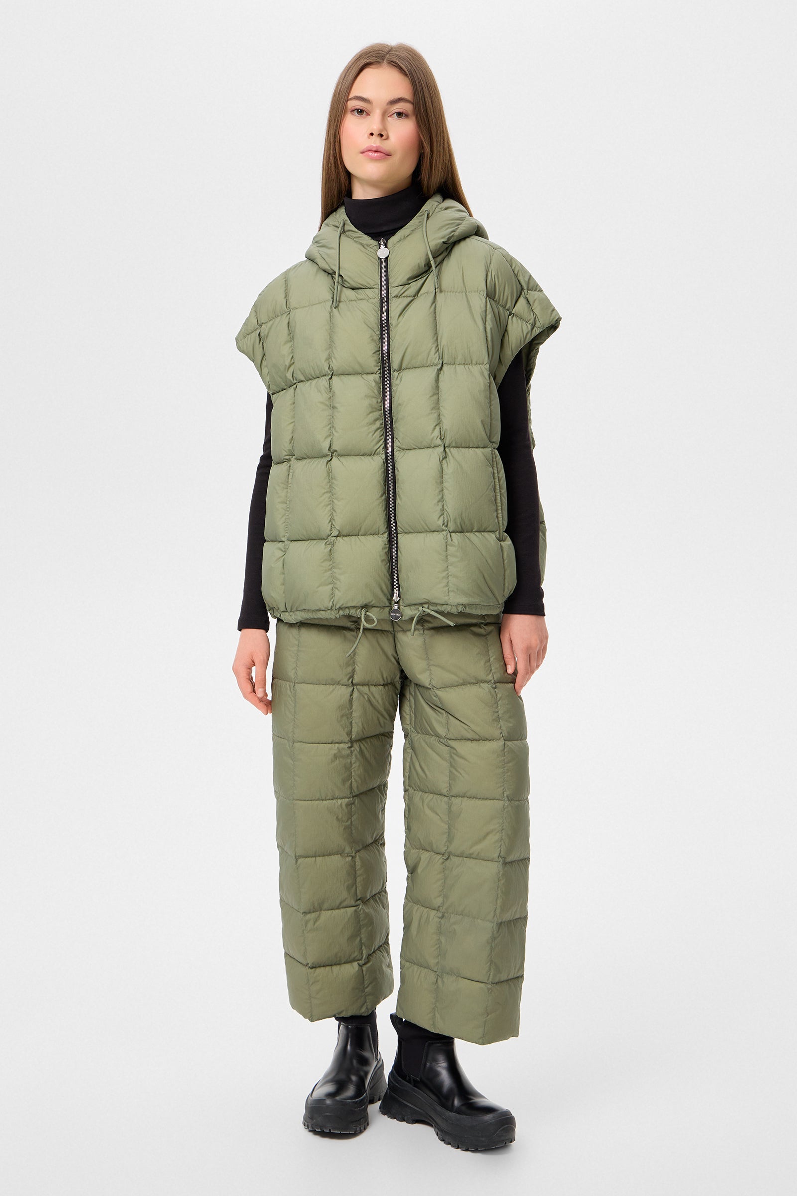 COZY ARCO VEST MICRO OLIVE GREEN