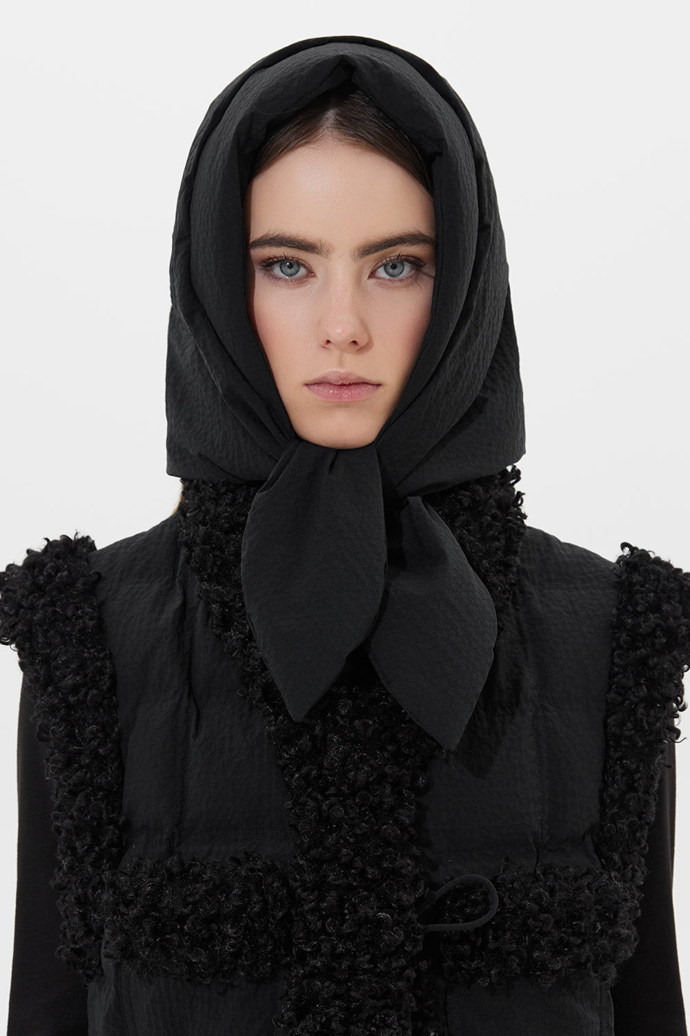 Hustka Hood Stefania Black