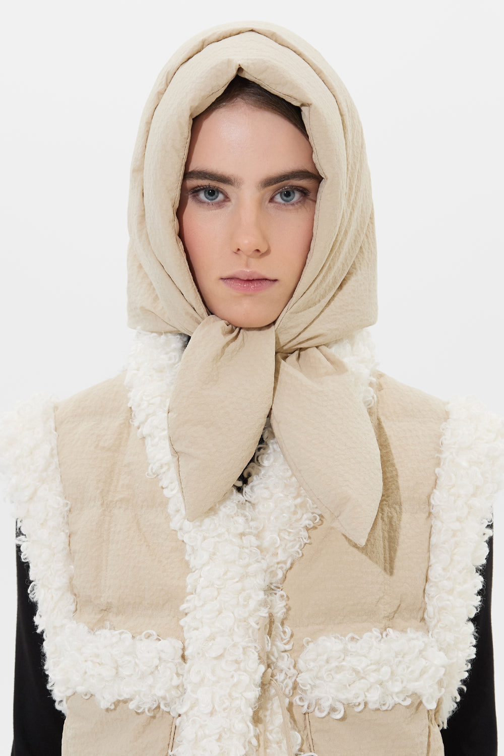 Hustka Hood Stafania Cream