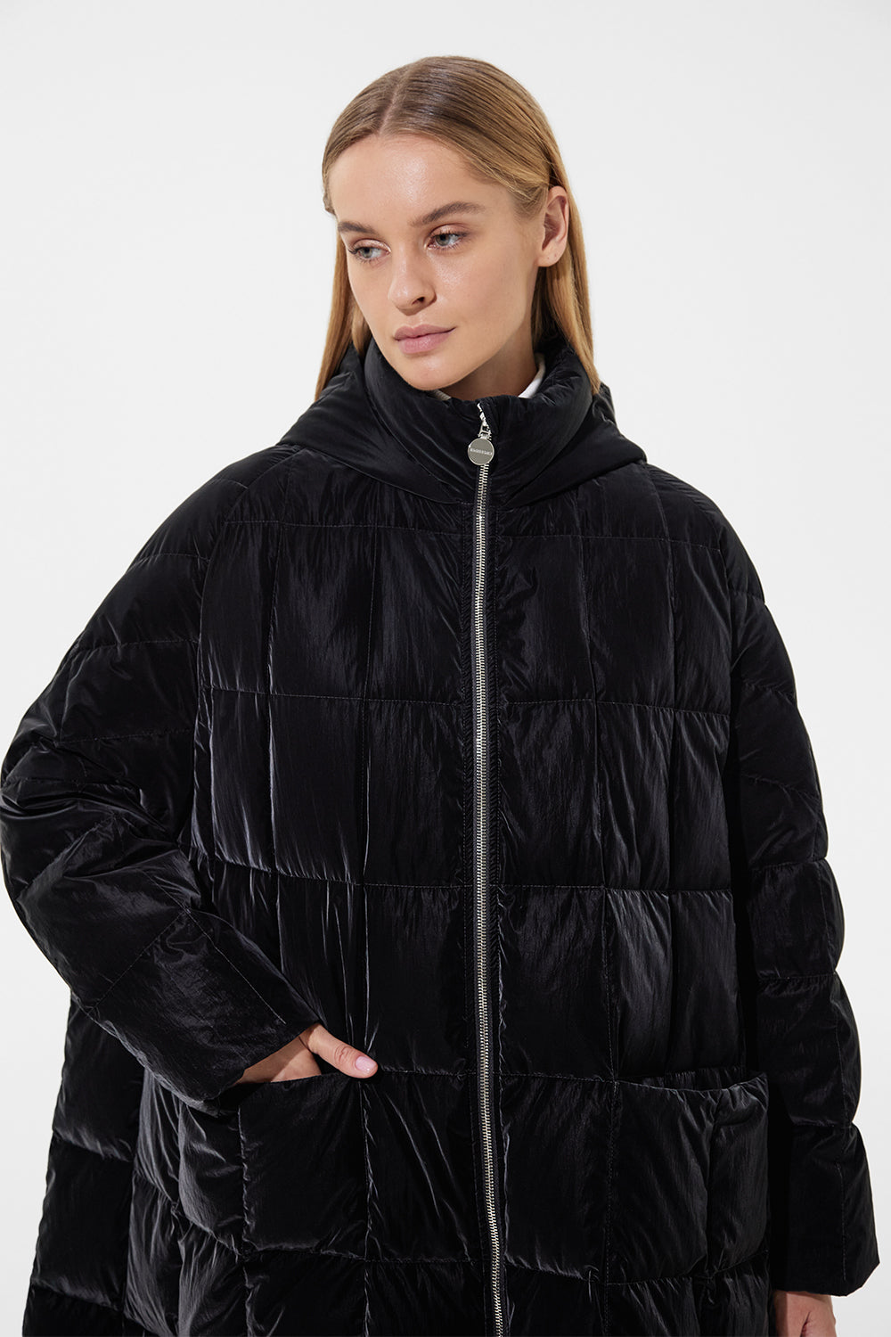 Pyramide Powder Black