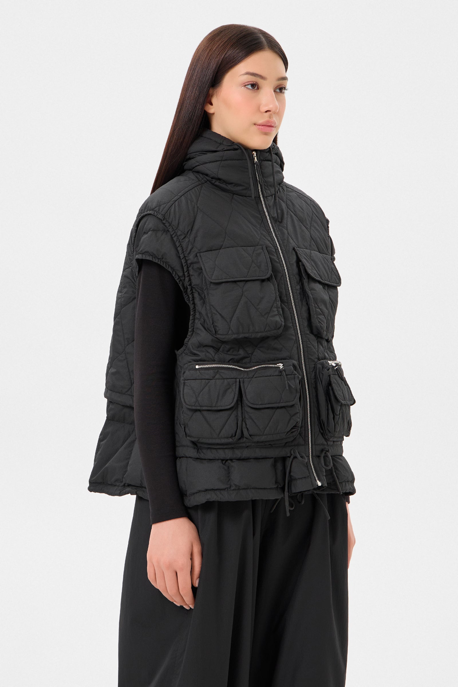 EMBER VEST KETCHUP BLACK