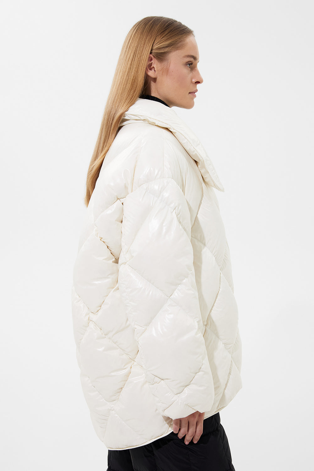 Queen Jacket Silky White