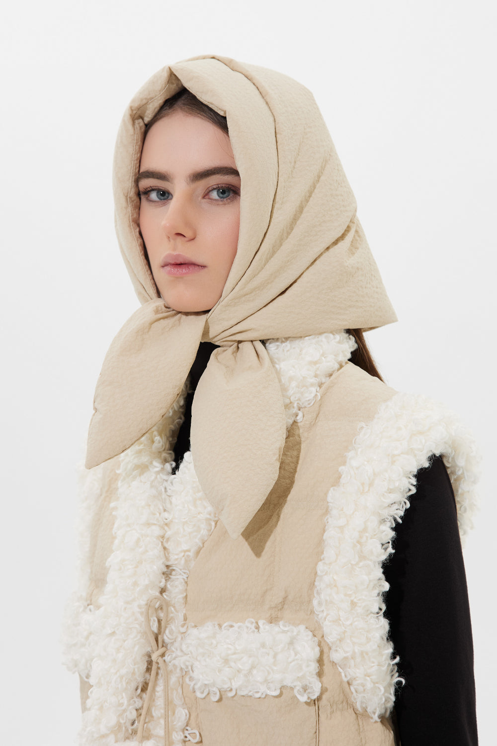 Hustka Hood Stafania Cream