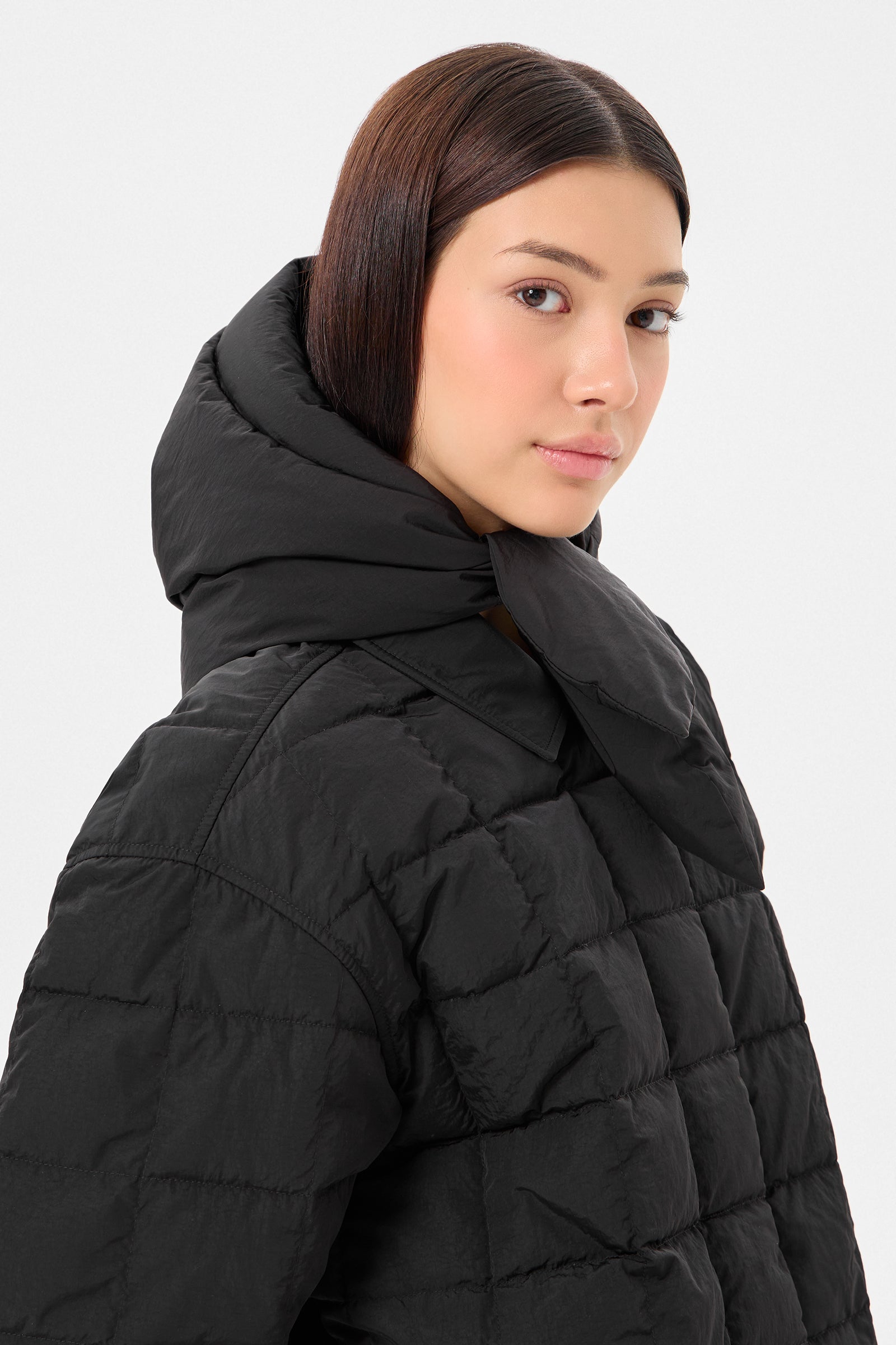 HUSTKA HOOD ENNIO BLACK