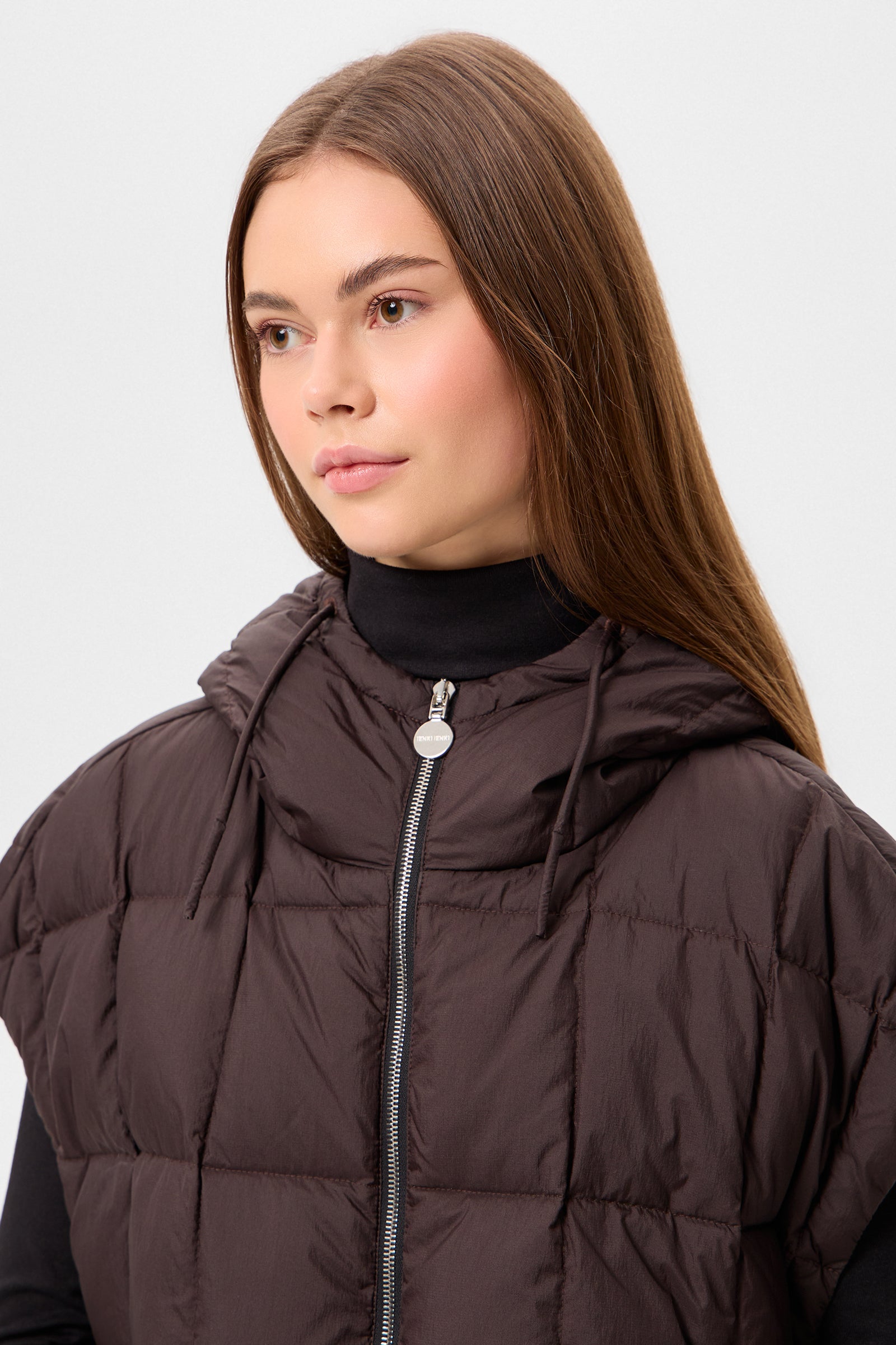 COZY ARCO VEST MICRO BROWN