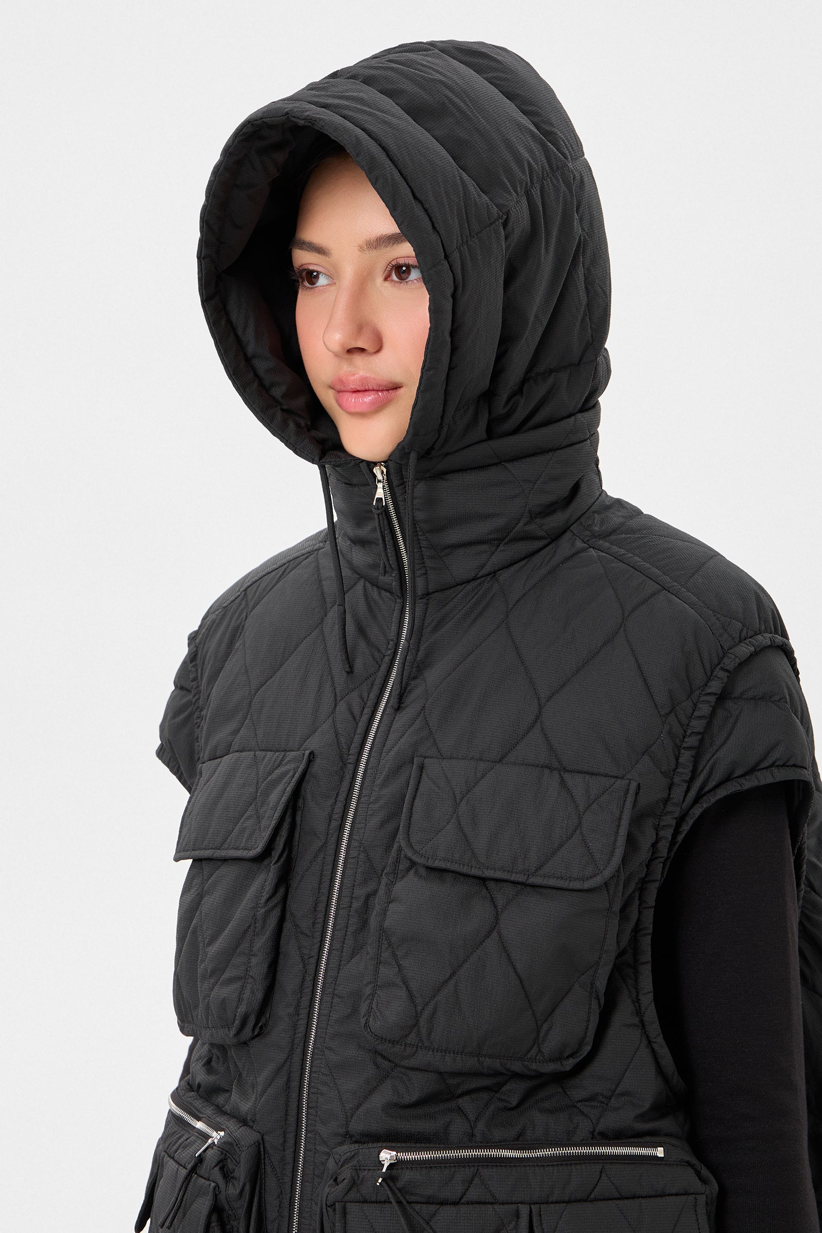 EMBER VEST KETCHUP BLACK