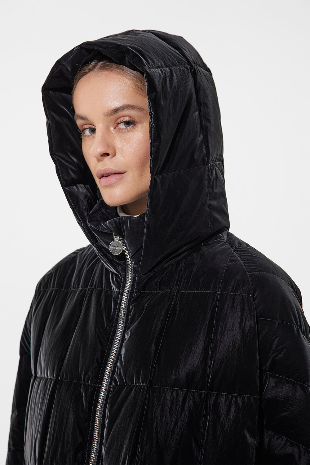 Pyramide Powder Black