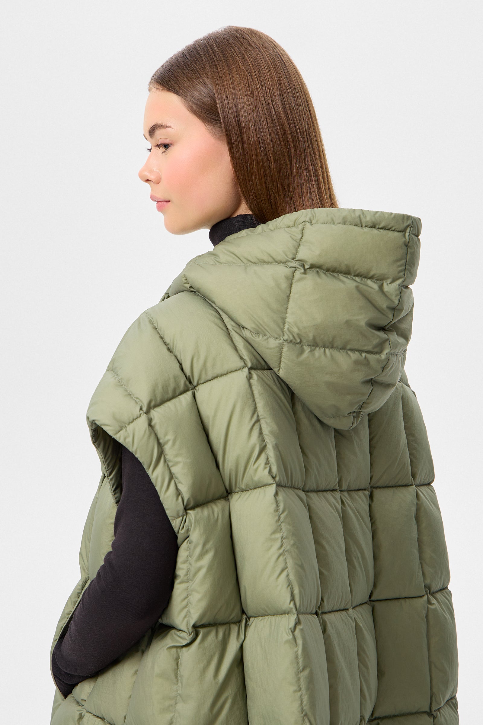 COZY ARCO VEST MICRO OLIVE GREEN