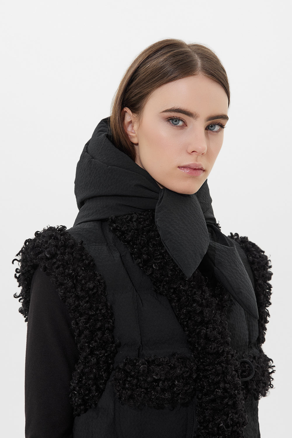 Hustka Hood Stefania Black