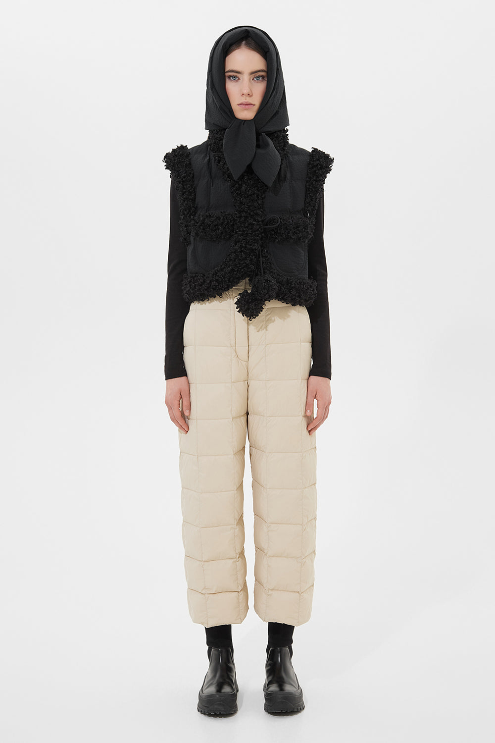 Hustka Hood Stefania Black