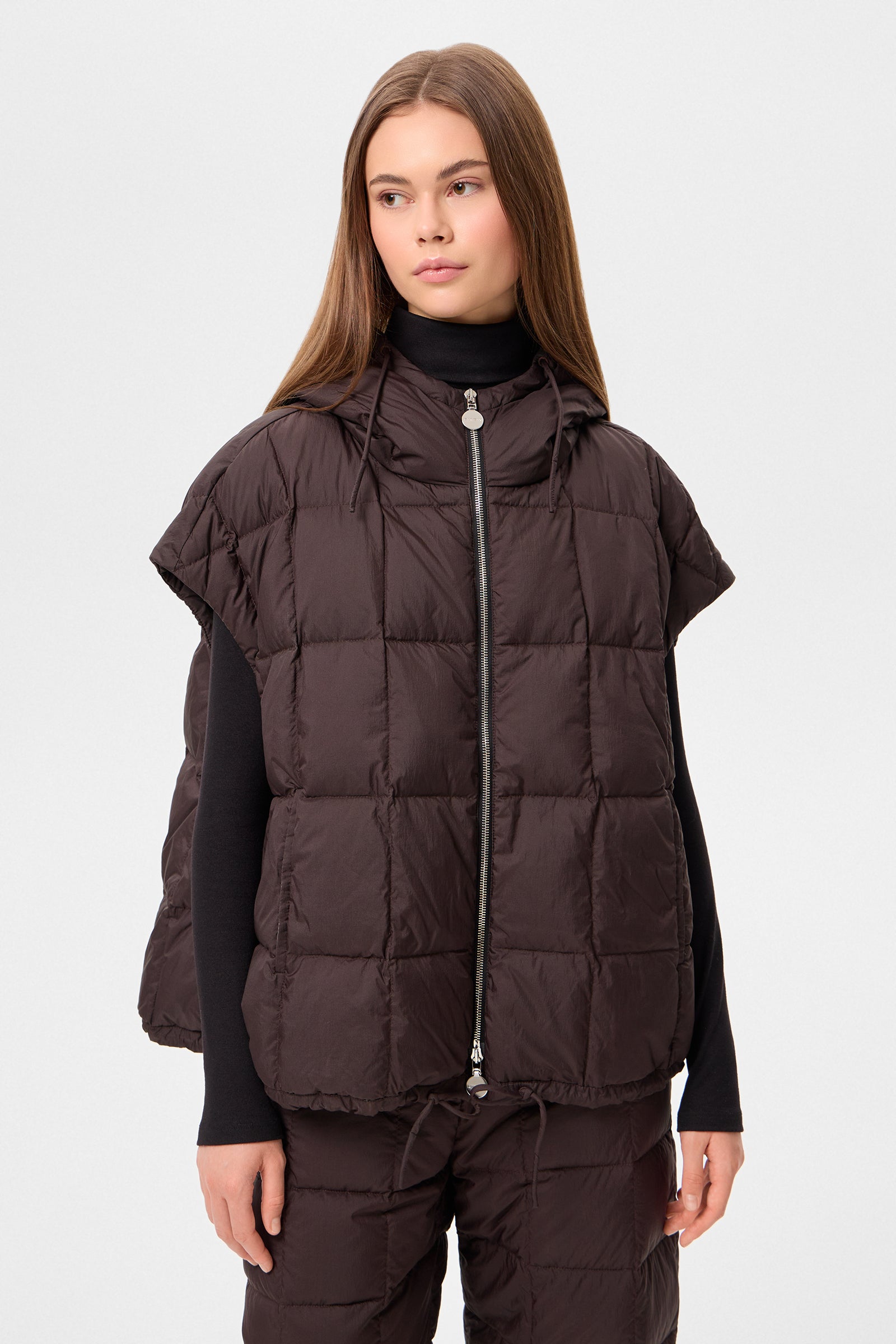 COZY ARCO VEST MICRO BROWN