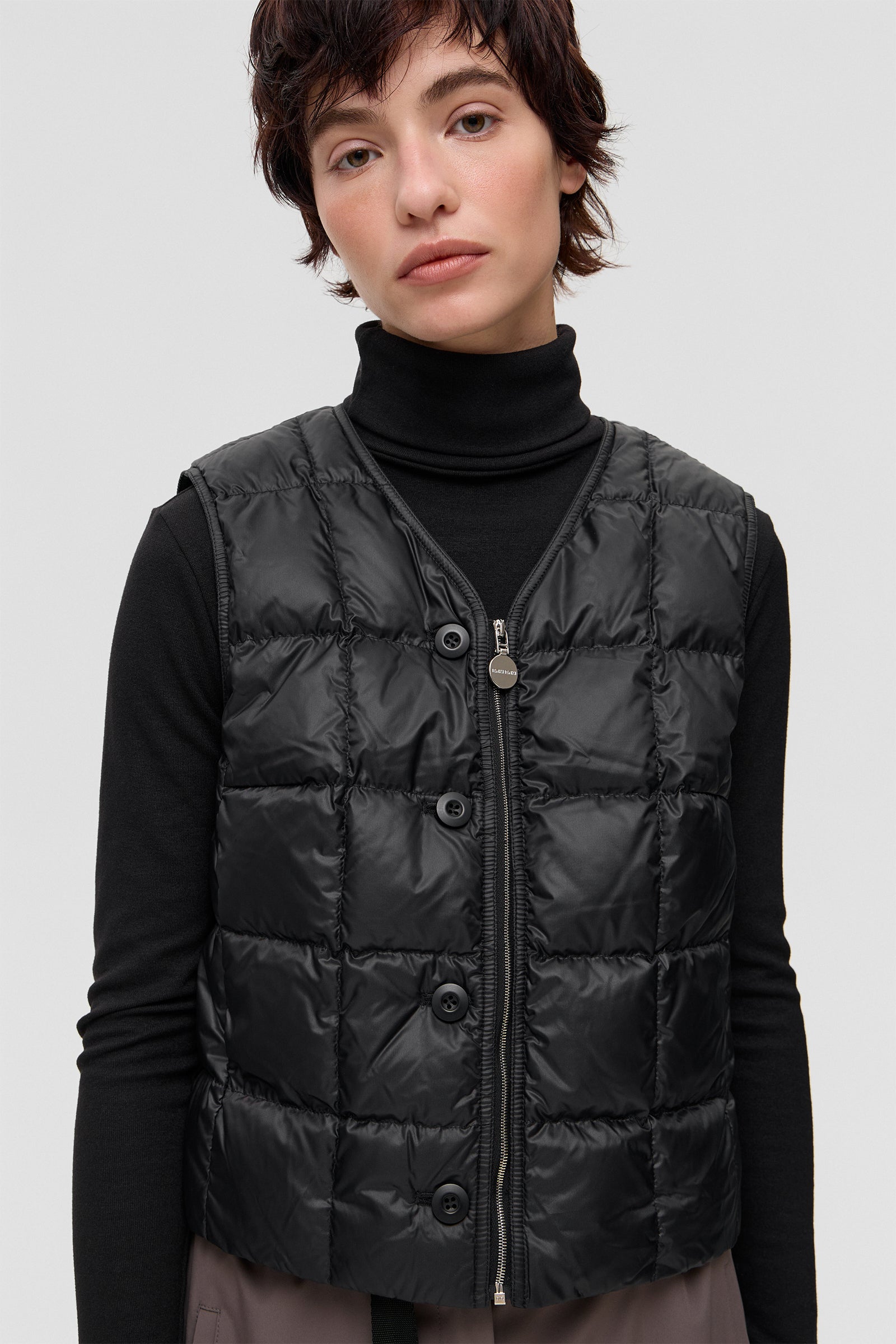 NANO VEST KISS BLACK