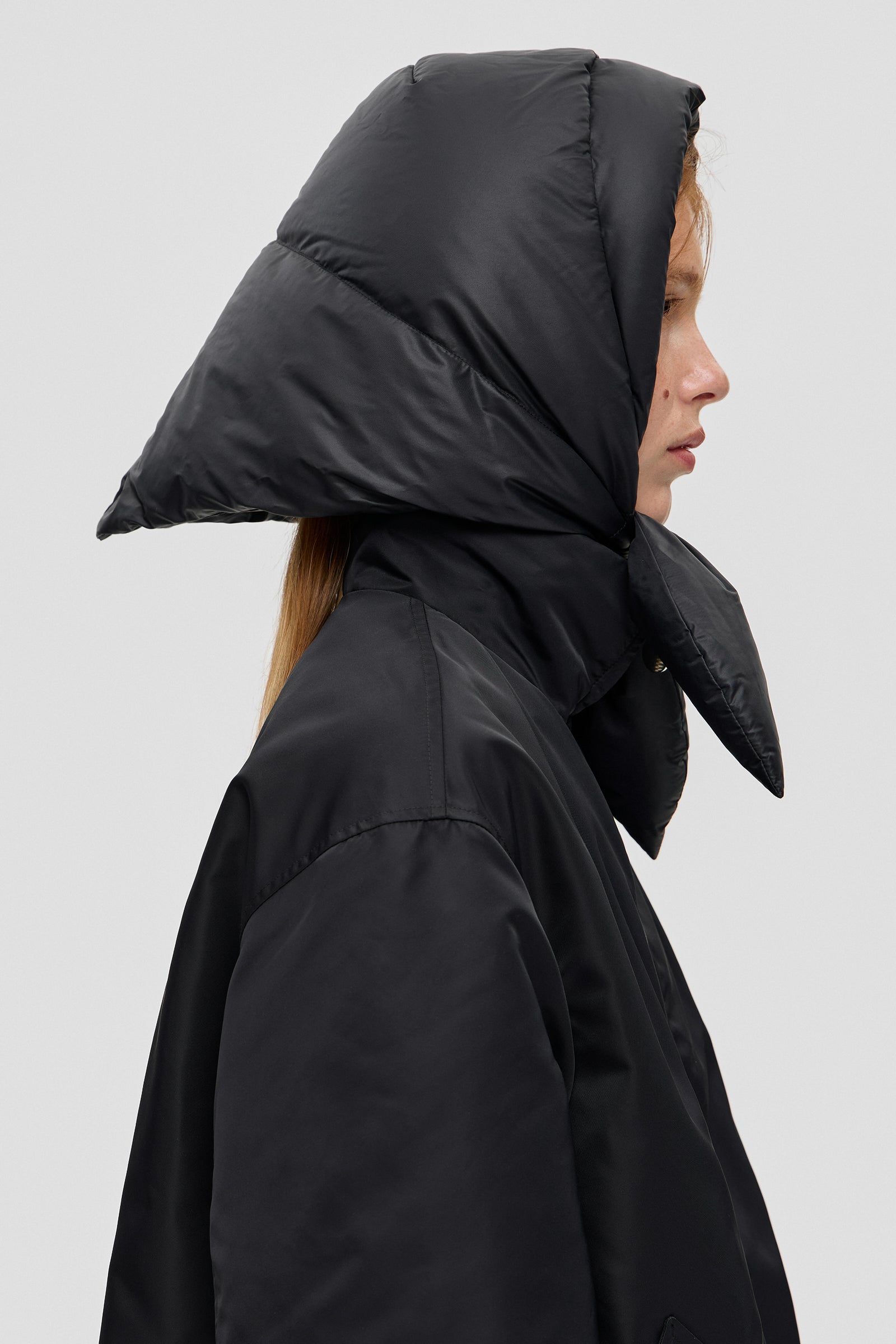 HUSTKA HOOD KISS BLACK