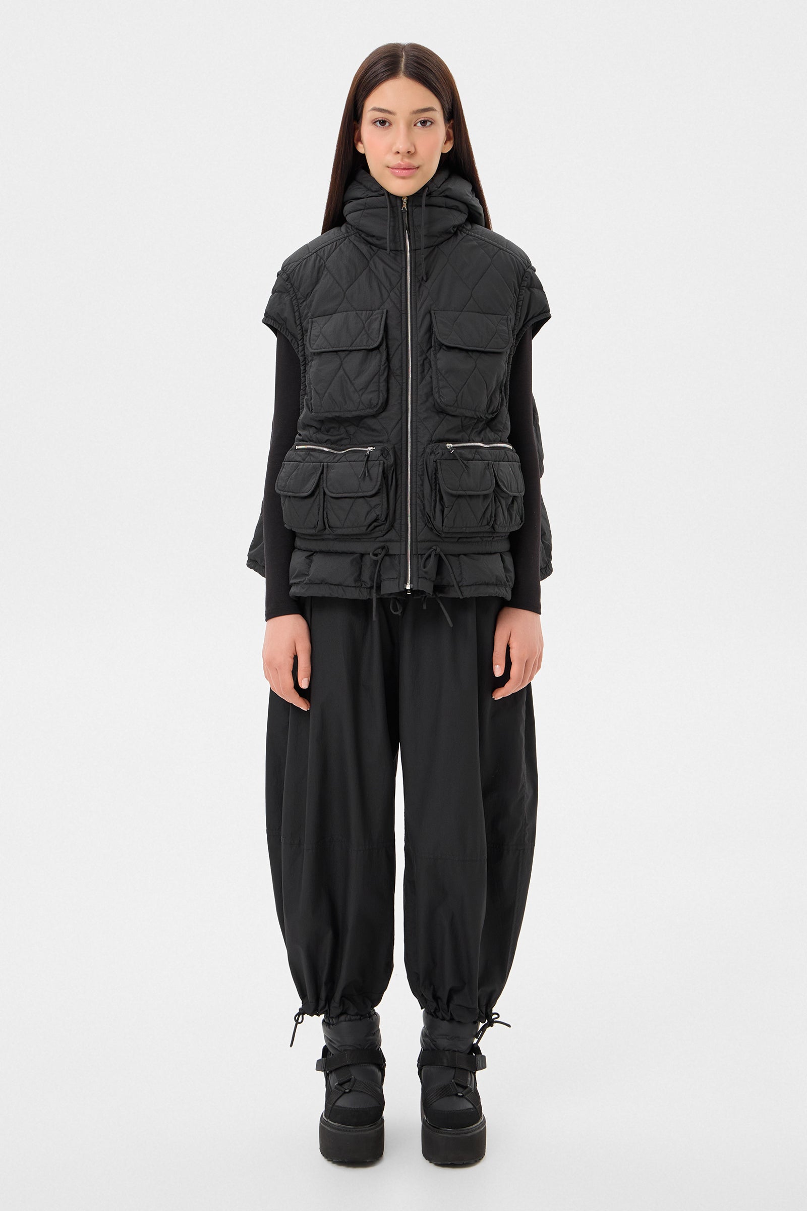 EMBER VEST KETCHUP BLACK