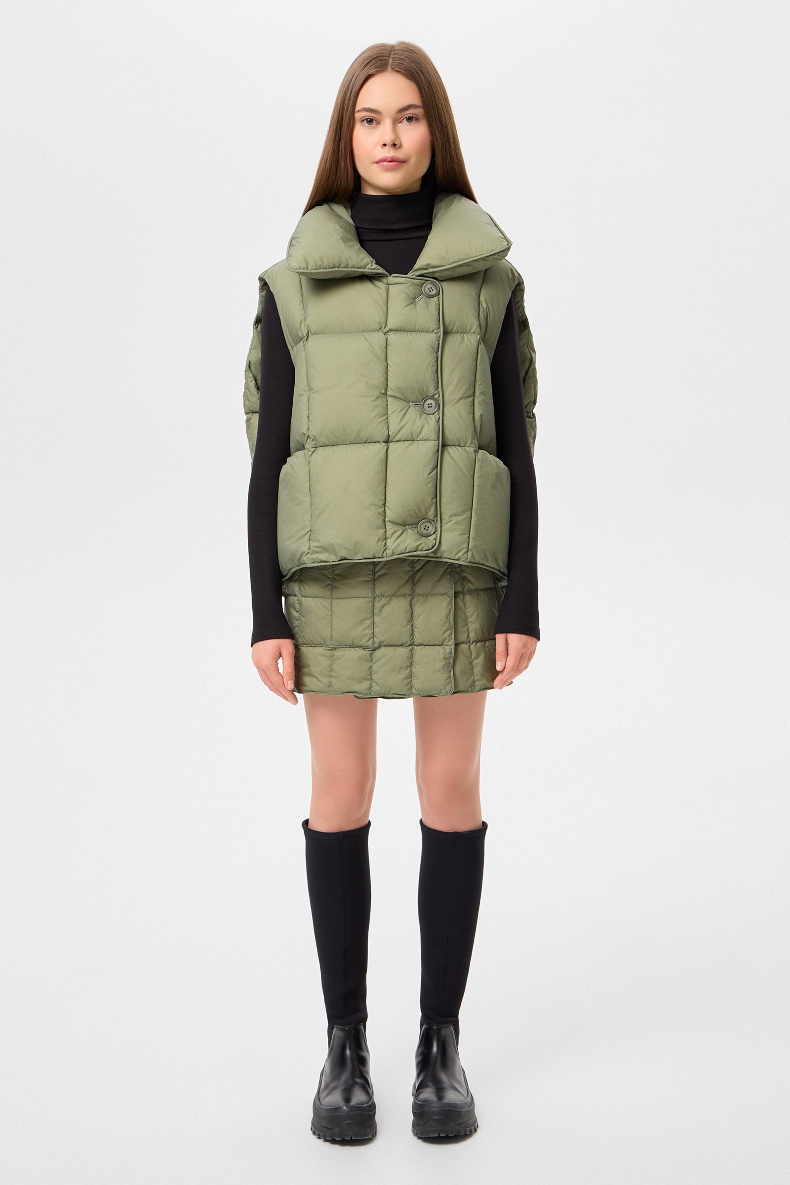 COZY CLOUD VEST MICRO OLIVE GREEN