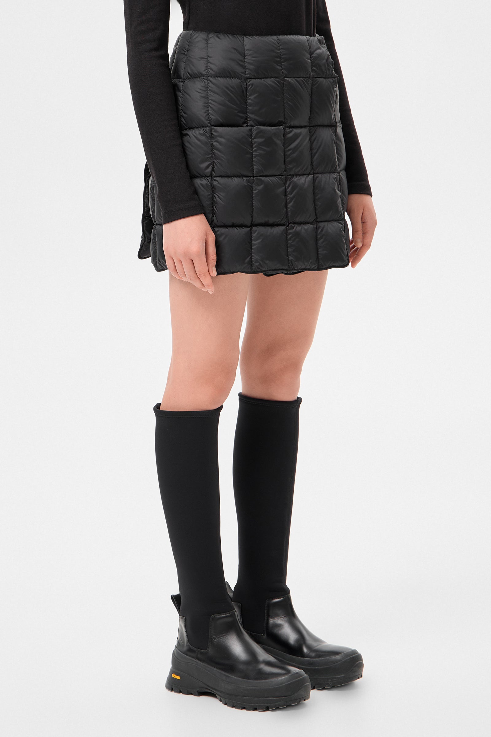 MINI PLAHTA LEON BLACK