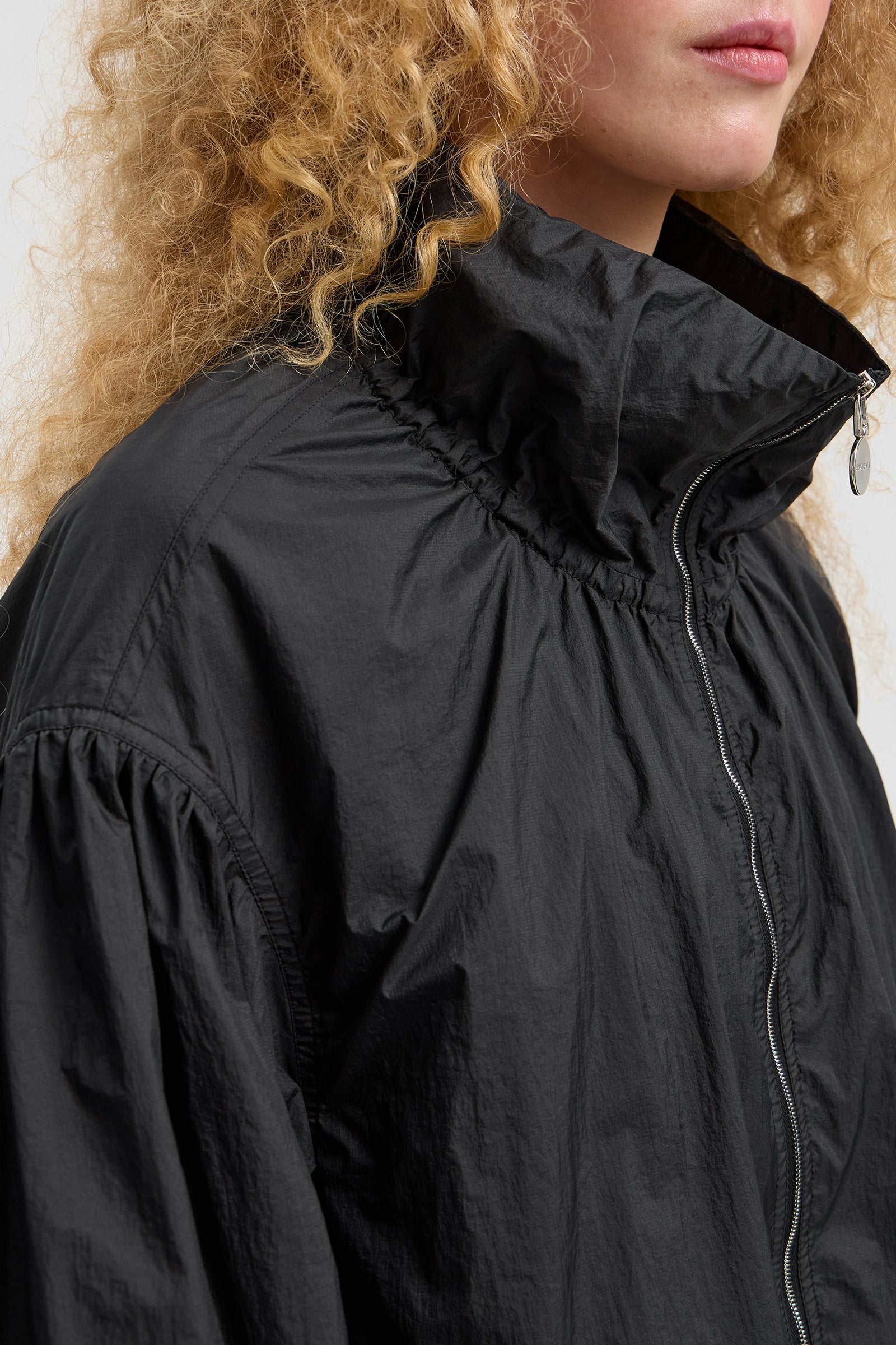 Sky Jacket Micro Black